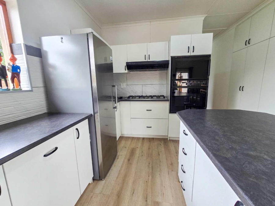 3 Bedroom Property for Sale in Stilbaai Wes Western Cape